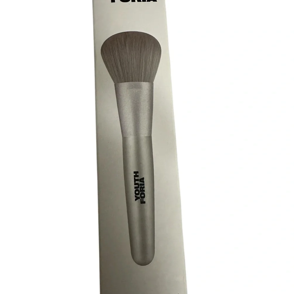 Youth Foria 103 Dome Blush Brush NIB Silver